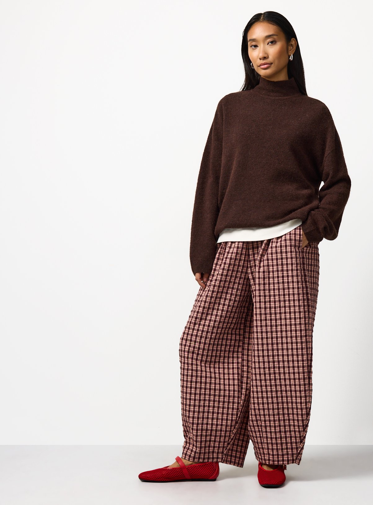 Dark Brown Jersey Turtle Neck Jumper XL - Image 2 thumbnail